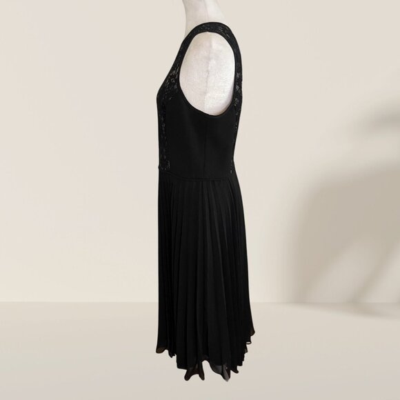 Maggy London Black Lace Bodice Pleated Midi Dress - Size 12 - Picture 4 of 7